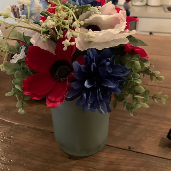 Frosted vase of Patriotic Florals - Picture 1 of 1